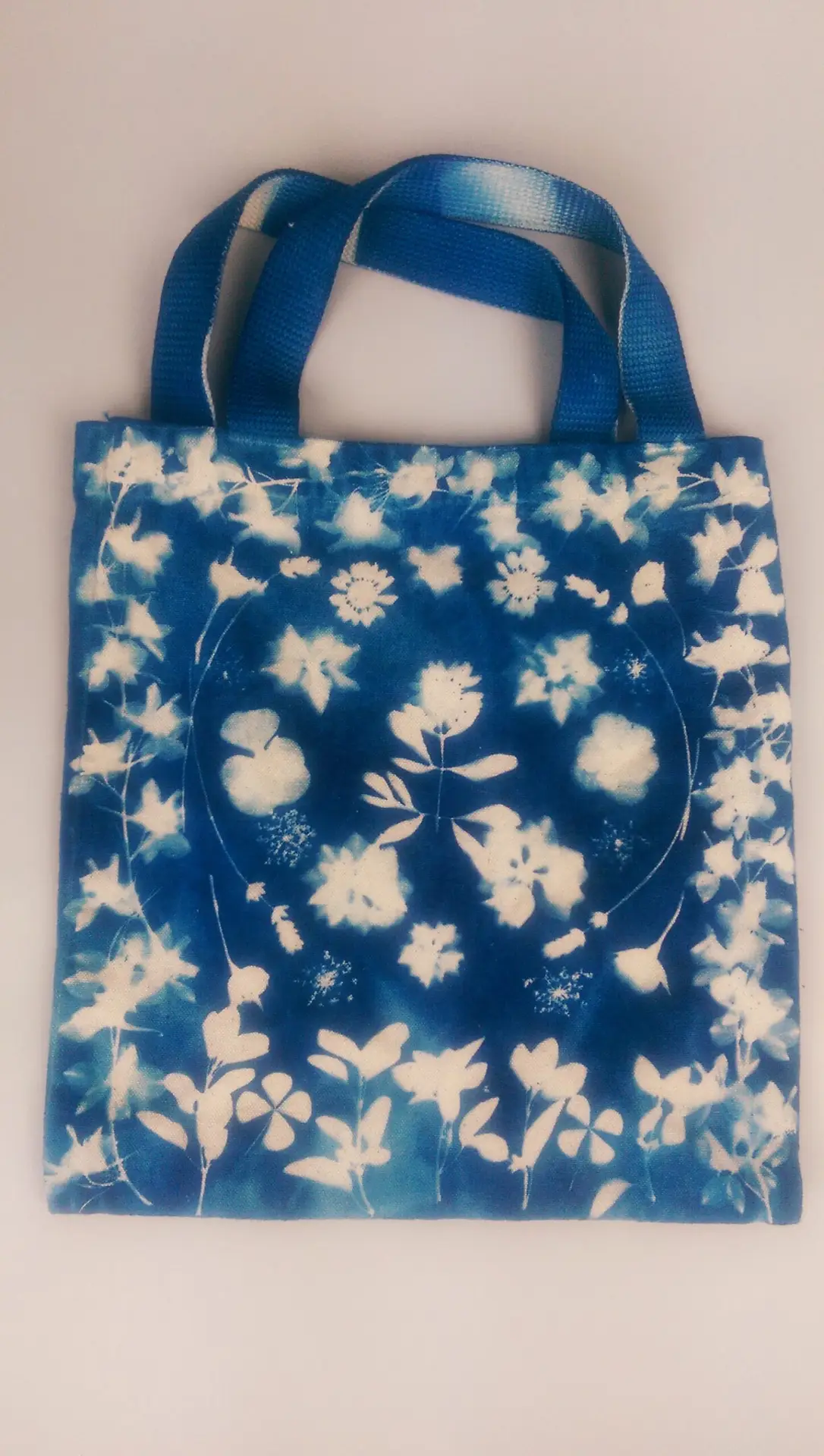 22" x 22" White Cotton Cyanotype Bandanas - Image 4